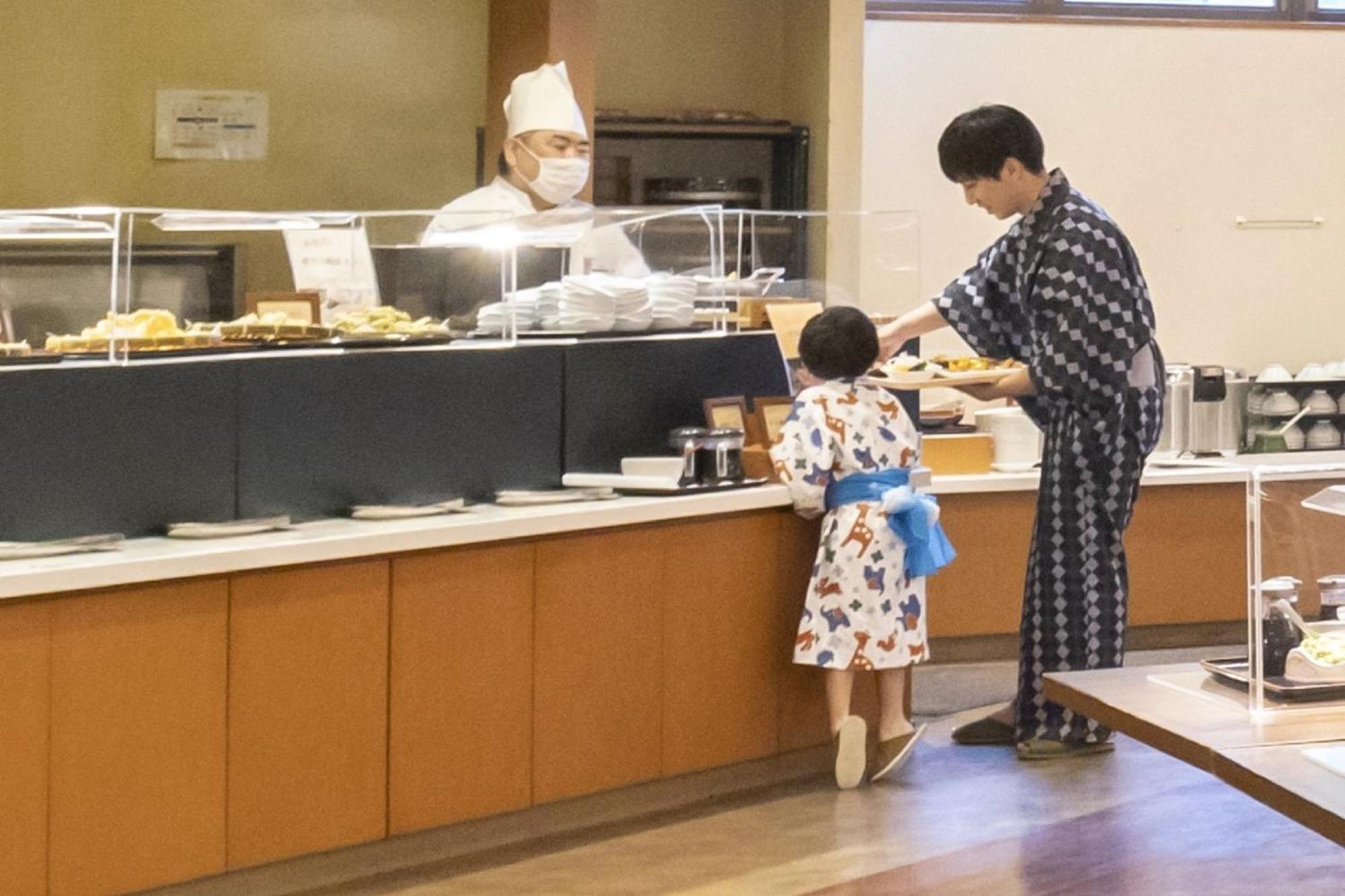 Ooedo Onsen Monogatari Ureshinokan Екстер'єр фото